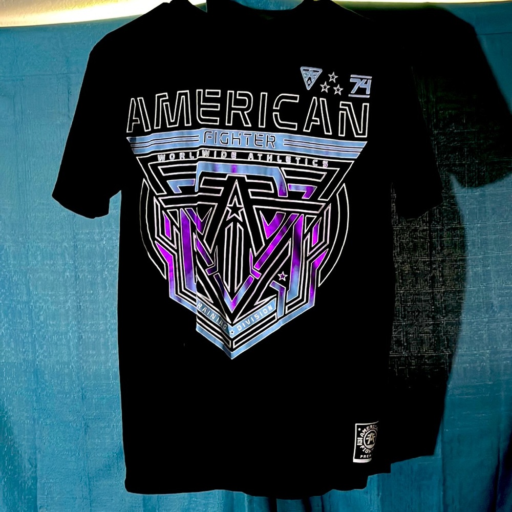 American fighter tshirt barely worn